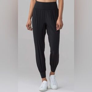 Lululemon Charcoal Grey Sunset Jogger-
Sz 6 Designed for On the Move